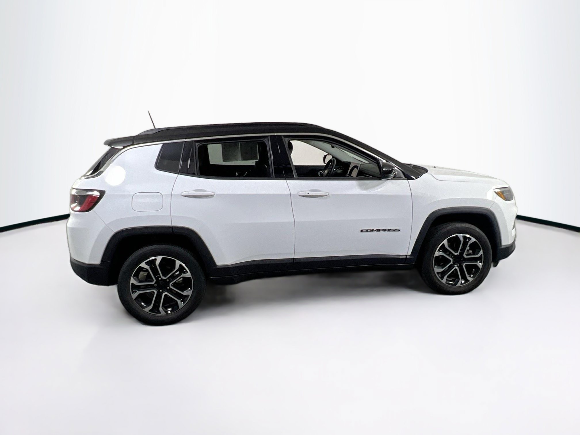 Used 2022 Jeep Compass Limited AWD/4WD image 4