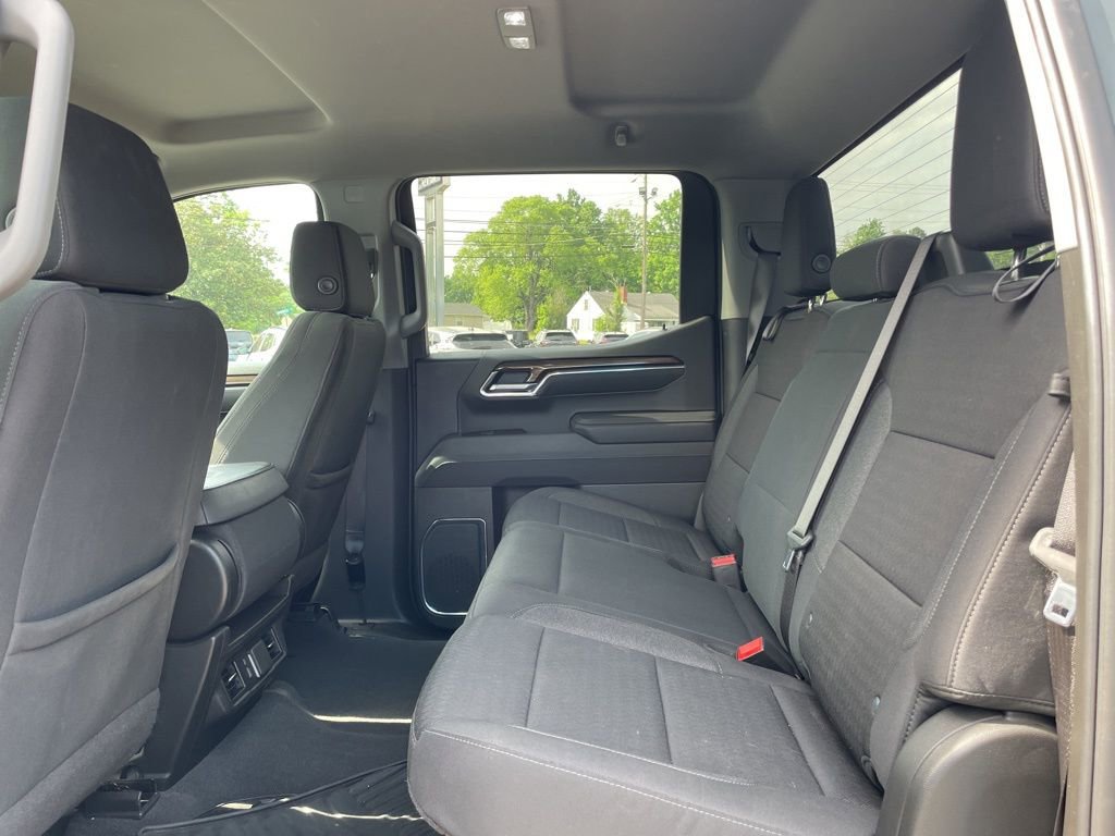 Used 2025 Chevrolet Silverado 1500 LT AWD/4WD image 14