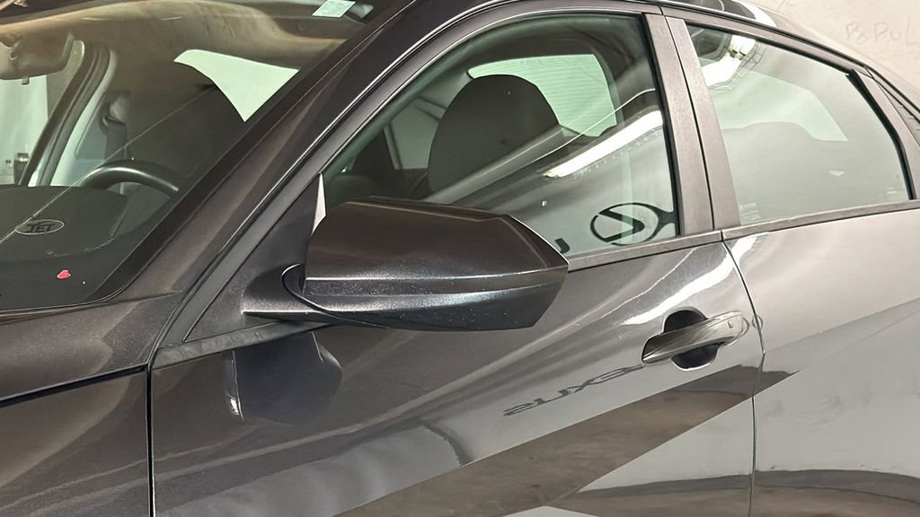 Used 2021 Hyundai Elantra SEL w/ Convenience Package image 4