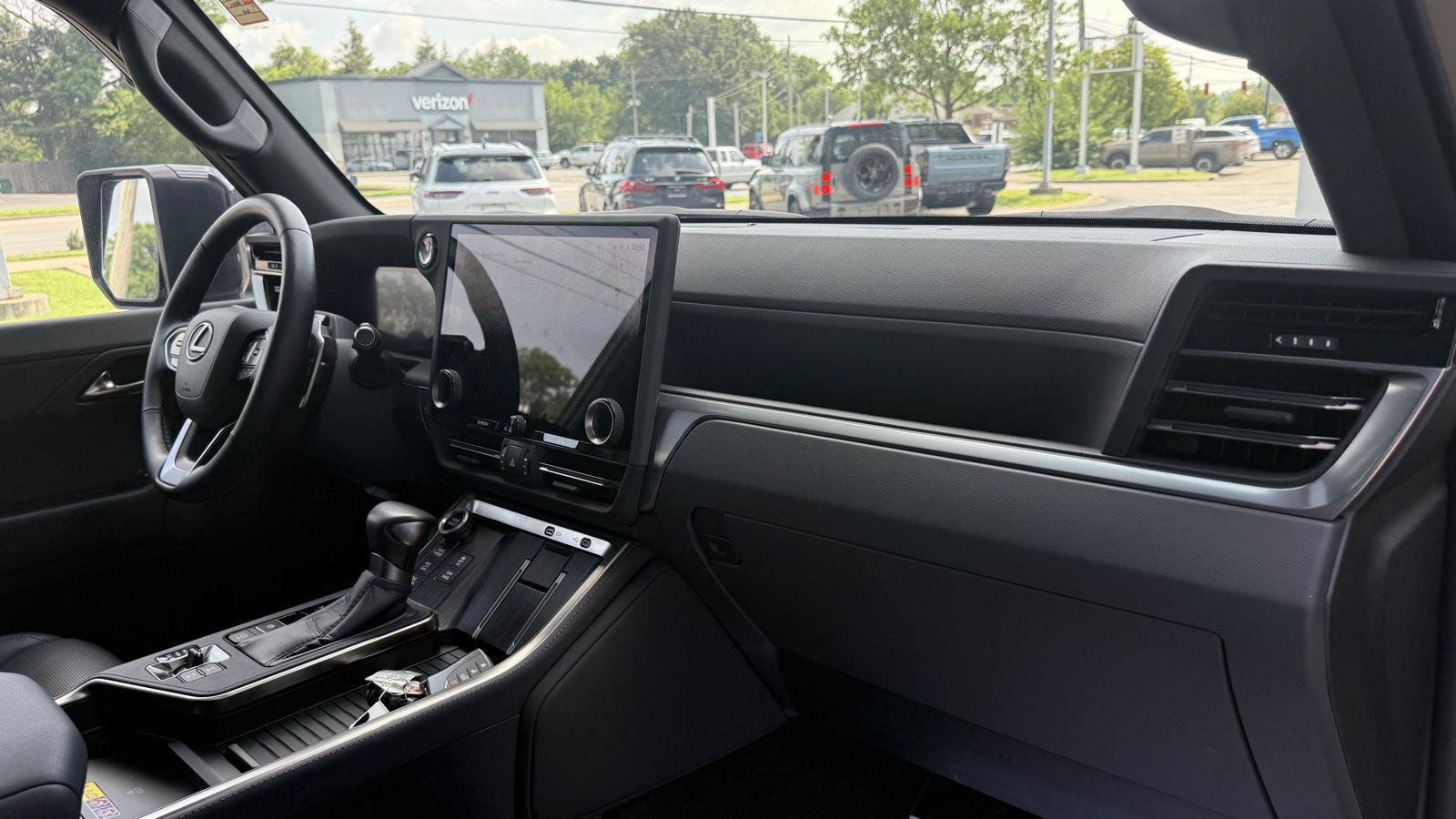 Used 2025 Lexus GX 550 AWD/4WD image 35
