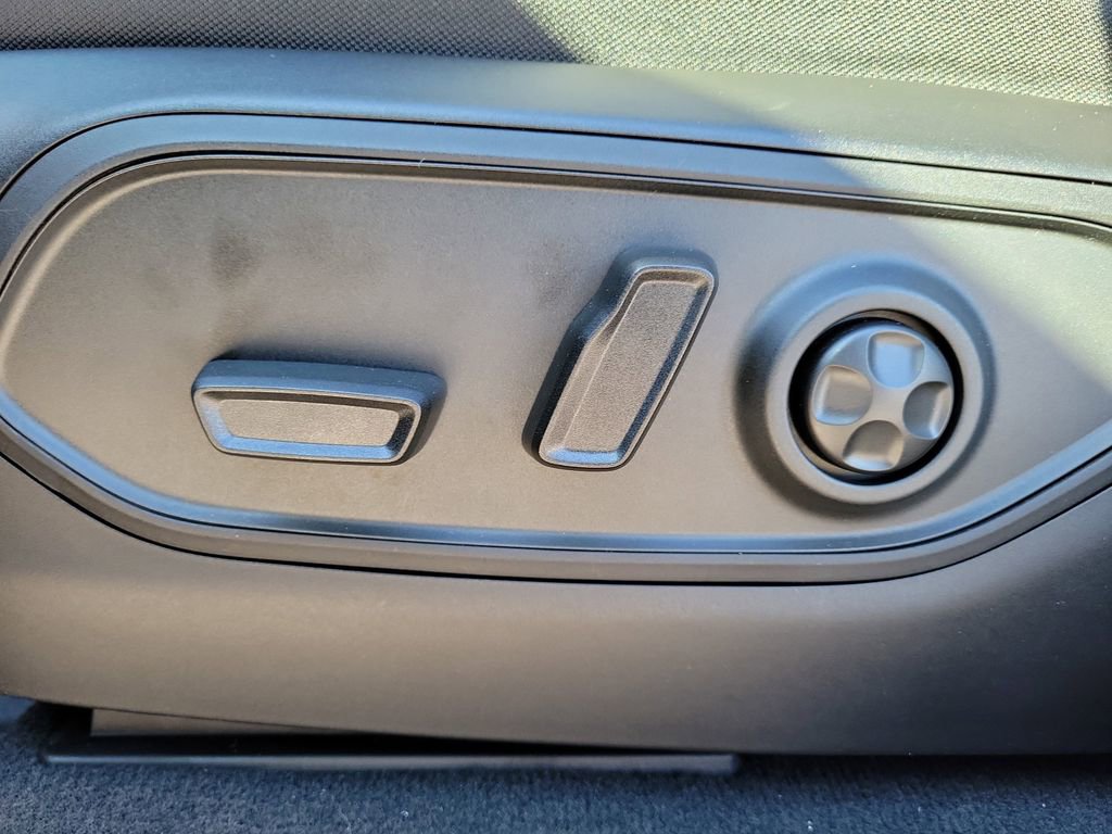 New 2025 Jeep Grand Cherokee L Limited w/ Black Appearance Package image 22