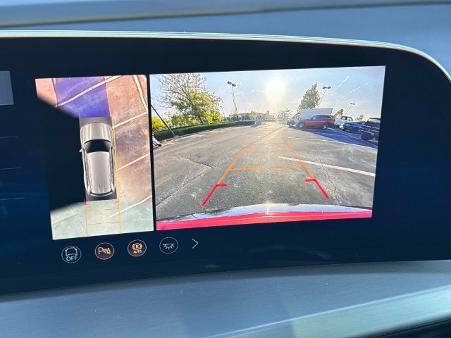 Certified 2026 Cadillac Vistiq Sport w/ LPO, Floor Liner Package AWD/4WD image 24