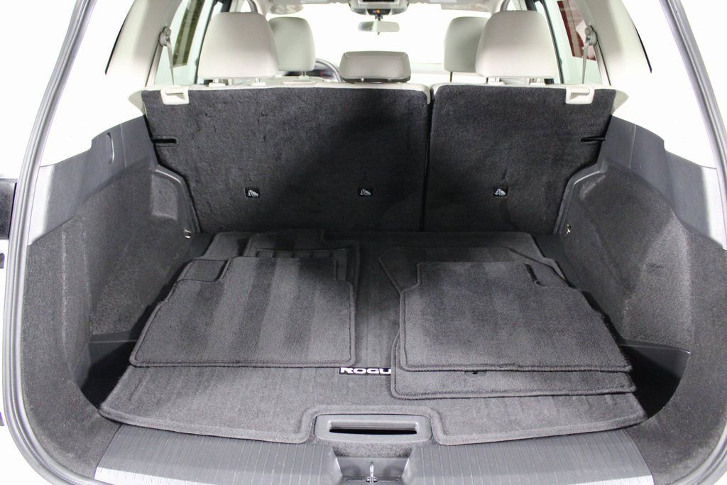 Certified 2025 Nissan Rogue SV image 13