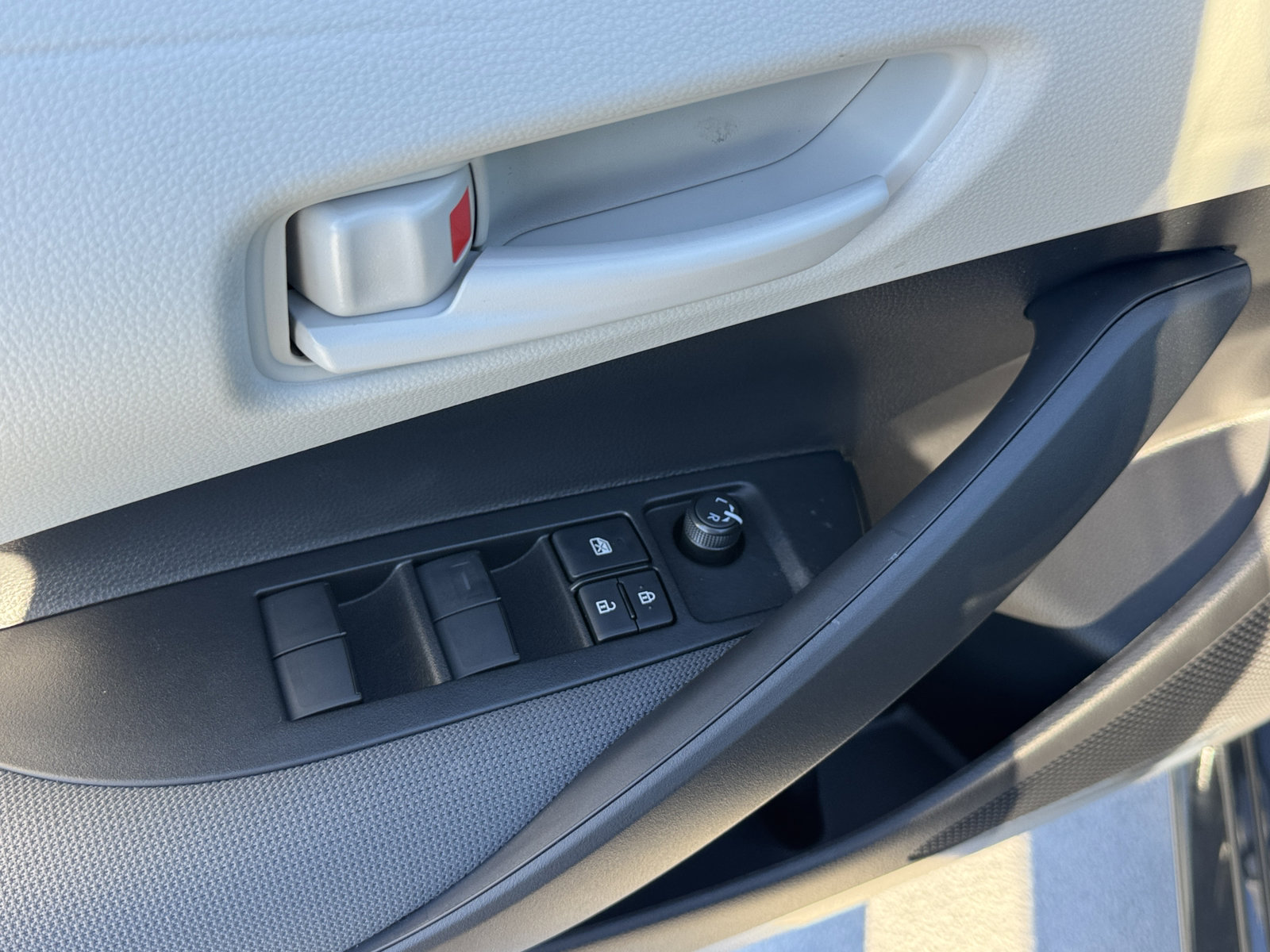 New 2026 Toyota Corolla LE image 18