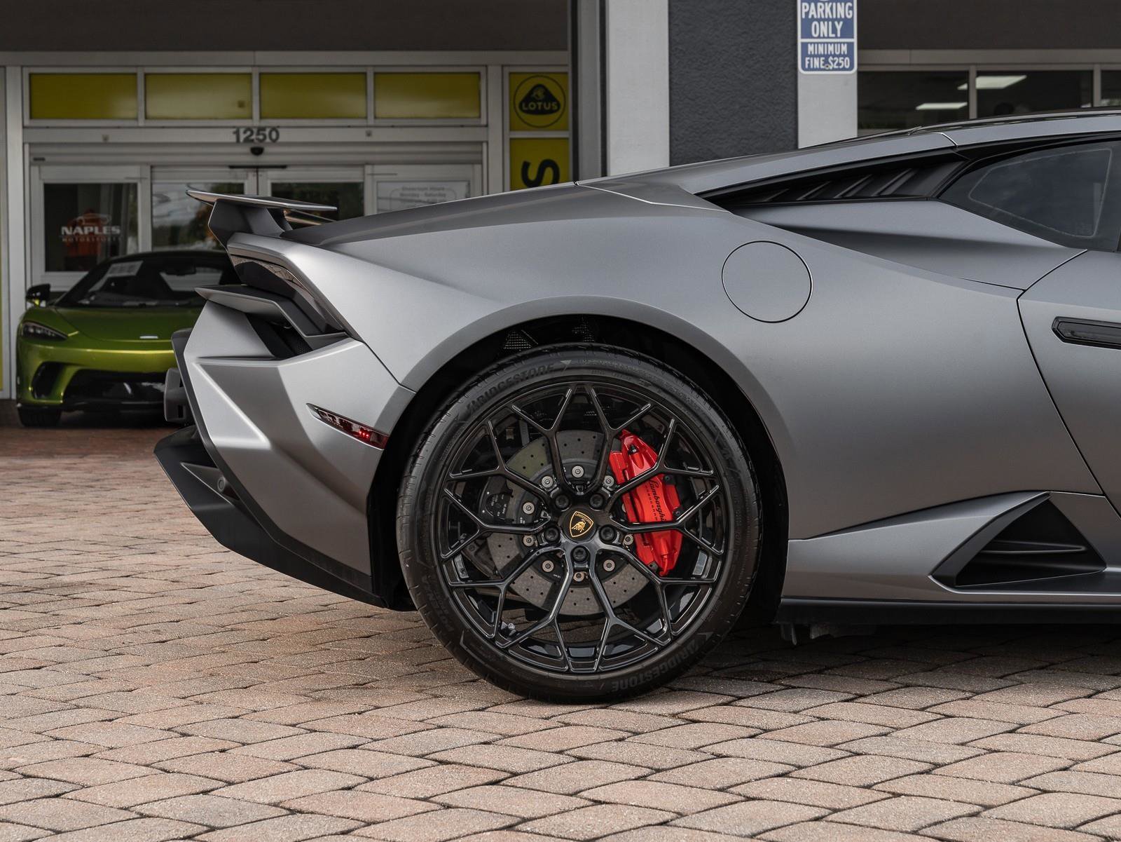 Used 2024 Lamborghini Huracan Tecnica image 34