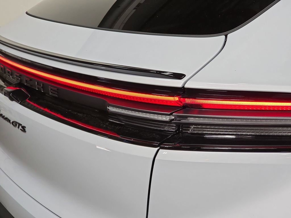 New 2026 Porsche Macan GTS Electric image 30