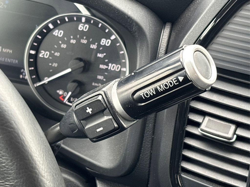 Used 2024 Nissan Titan SV w/ SV Convenience Package image 31