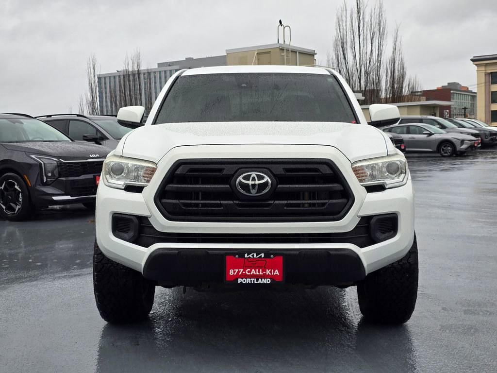 Used 2018 Toyota Tacoma SR image 8