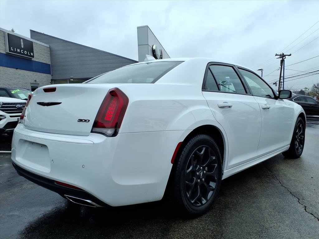 Used 2023 Chrysler 300 Touring L w/ Popular Equipment Group image 7