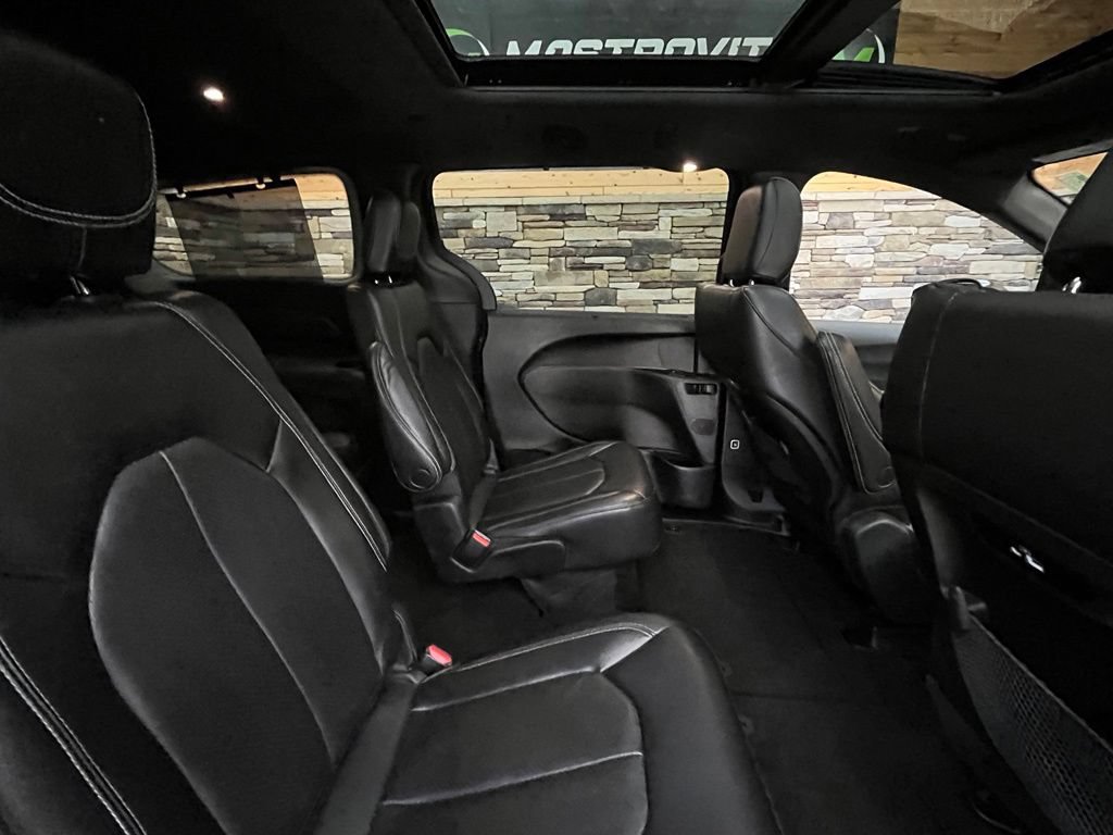 Used 2022 Chrysler Pacifica Touring-L w/ S Appearance Package AWD/4WD image 42