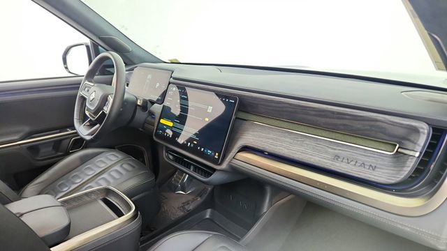 Used 2023 Rivian R1T Adventure image 21