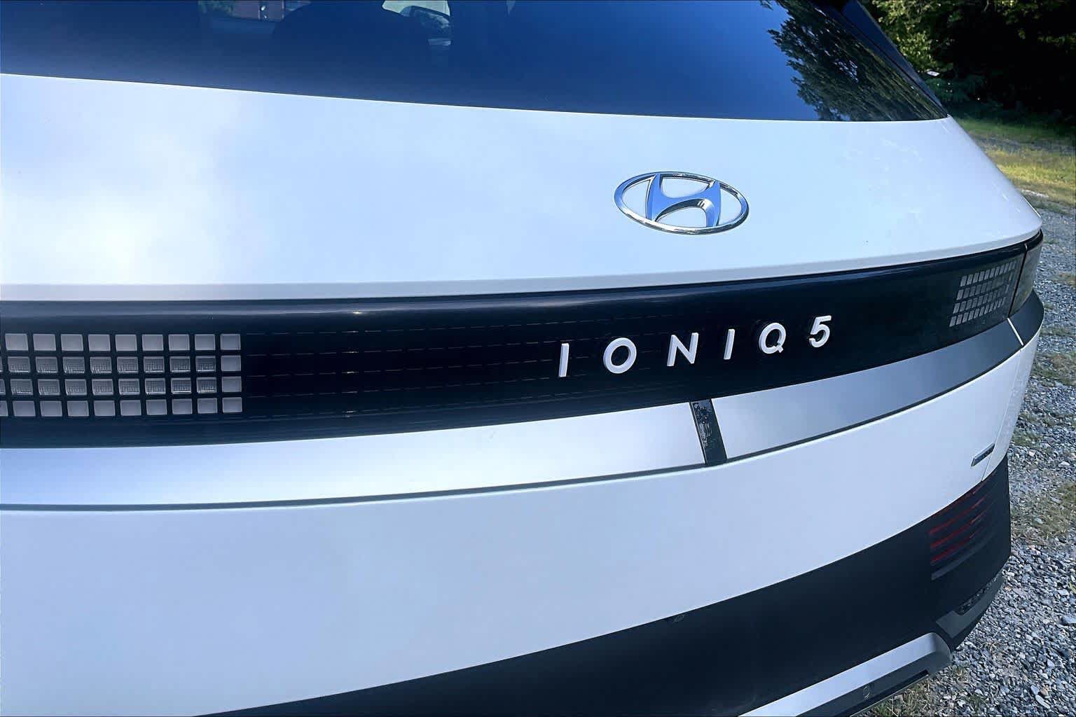 Used 2024 Hyundai Ioniq 5 SE AWD/4WD image 9