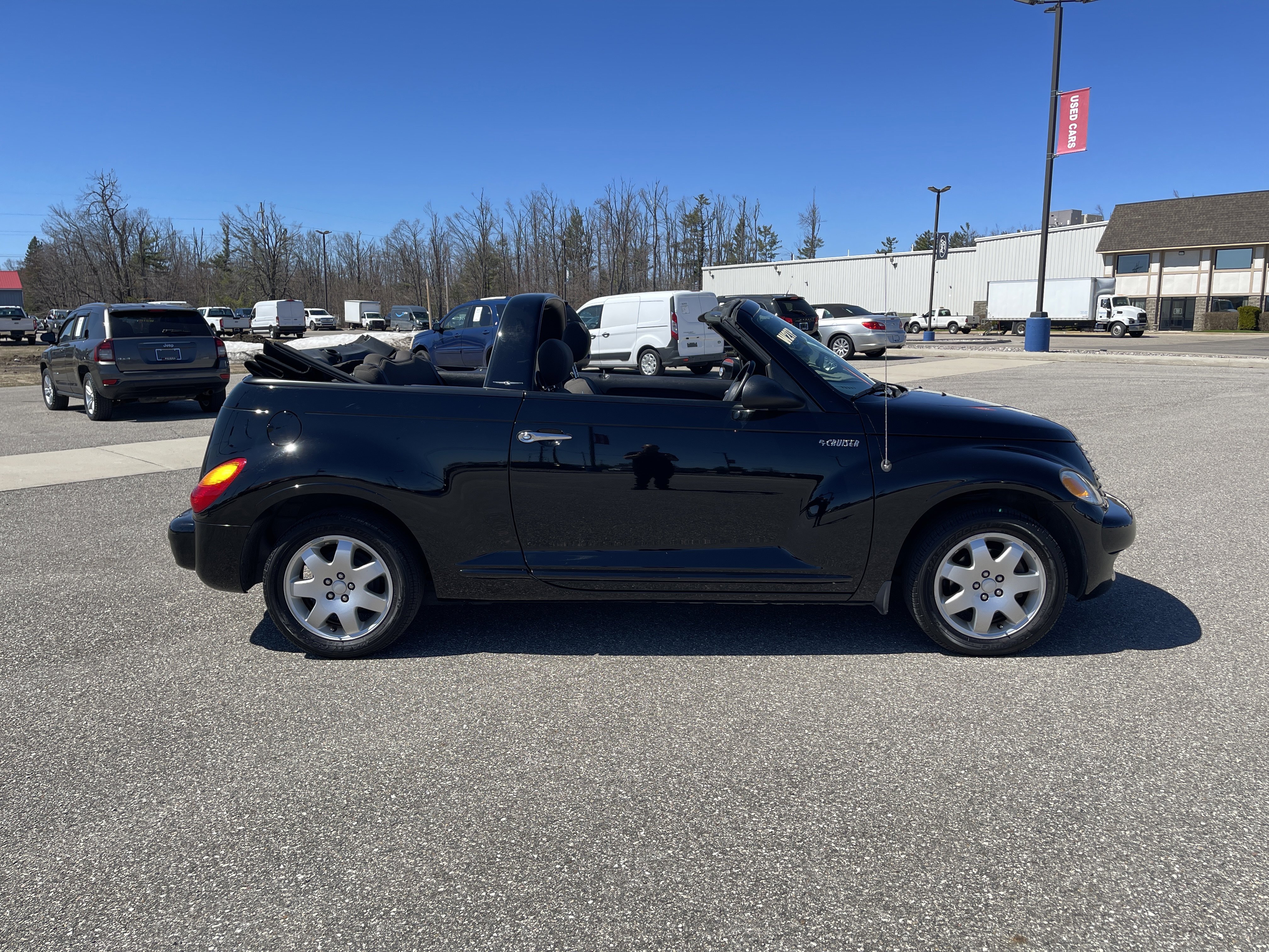 Used 2005 Chrysler PT Cruiser Touring FWD image 3
