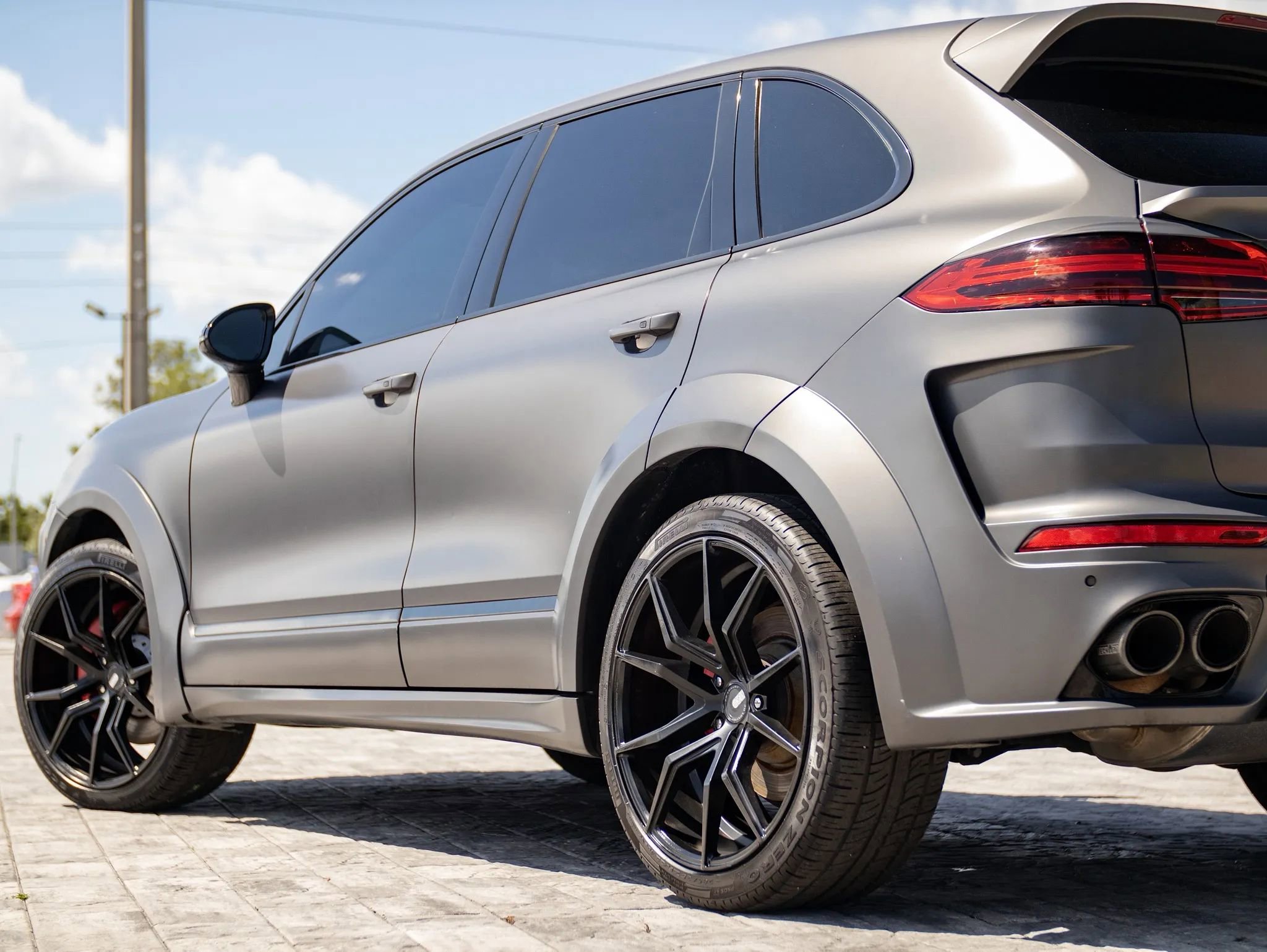 Used 2015 Porsche Cayenne Turbo AWD/4WD image 12