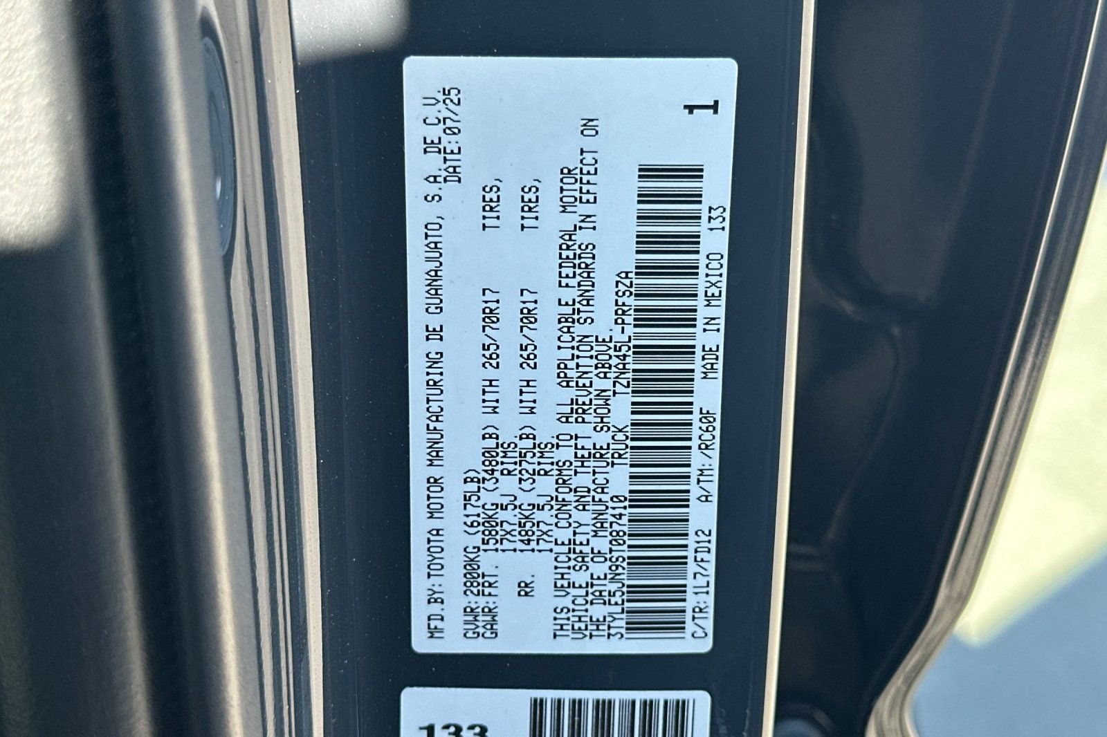 Used 2025 Toyota Tacoma TRD Off-Road AWD/4WD image 29