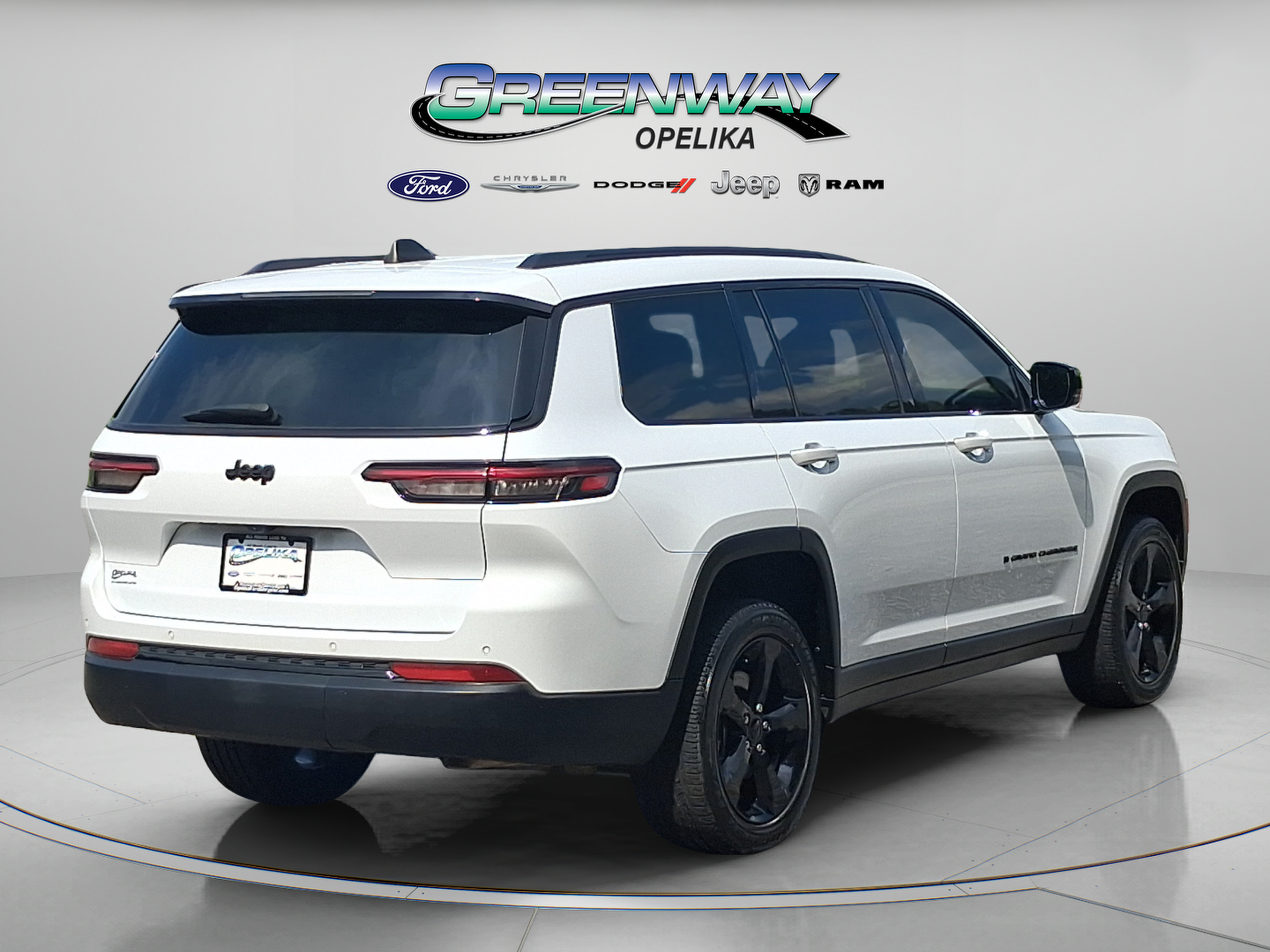 Used 2024 Jeep Grand Cherokee L Altitude RWD image 7