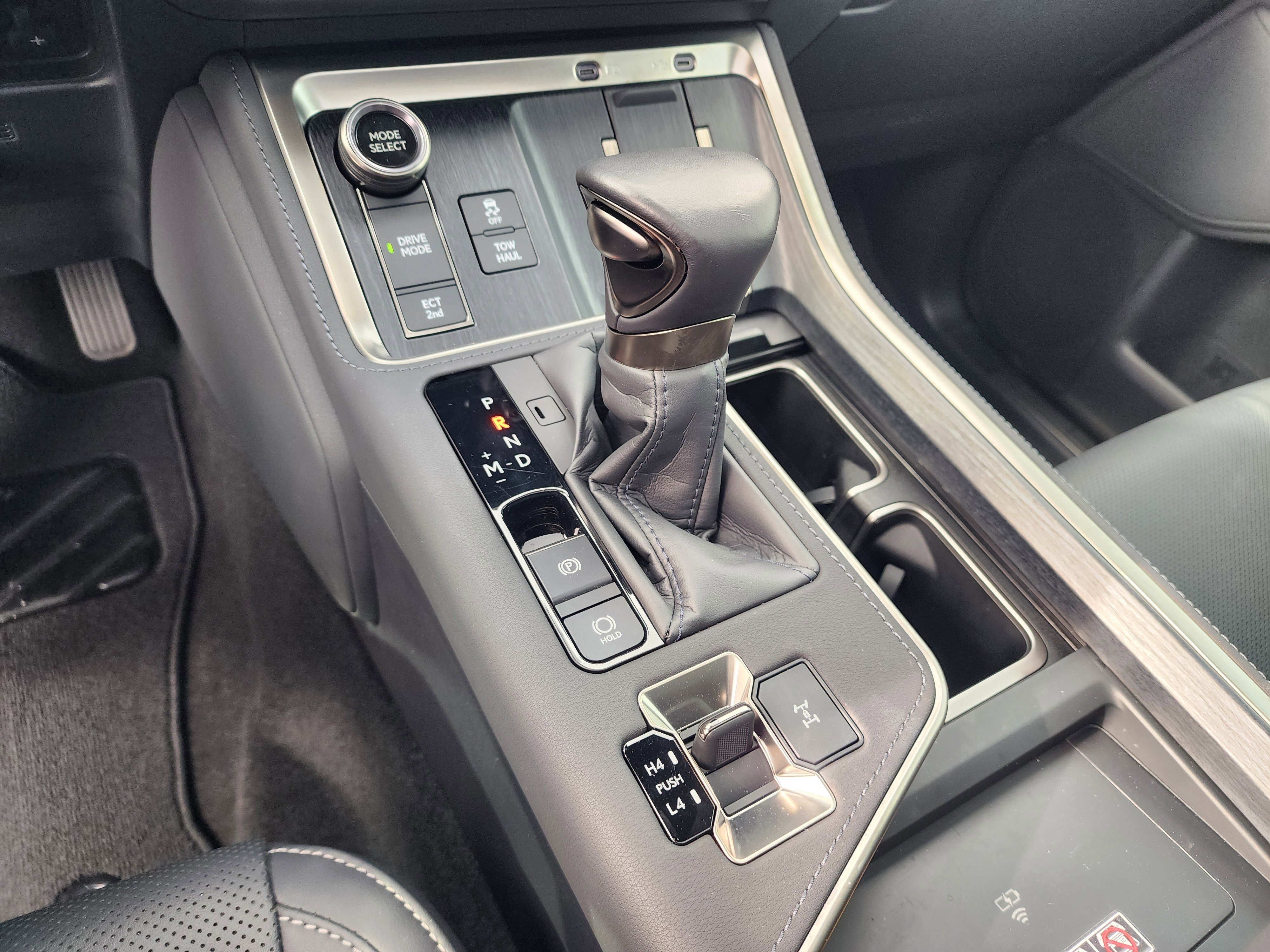 Used 2025 Lexus GX 550 w/ Cold Area Package AWD/4WD image 33