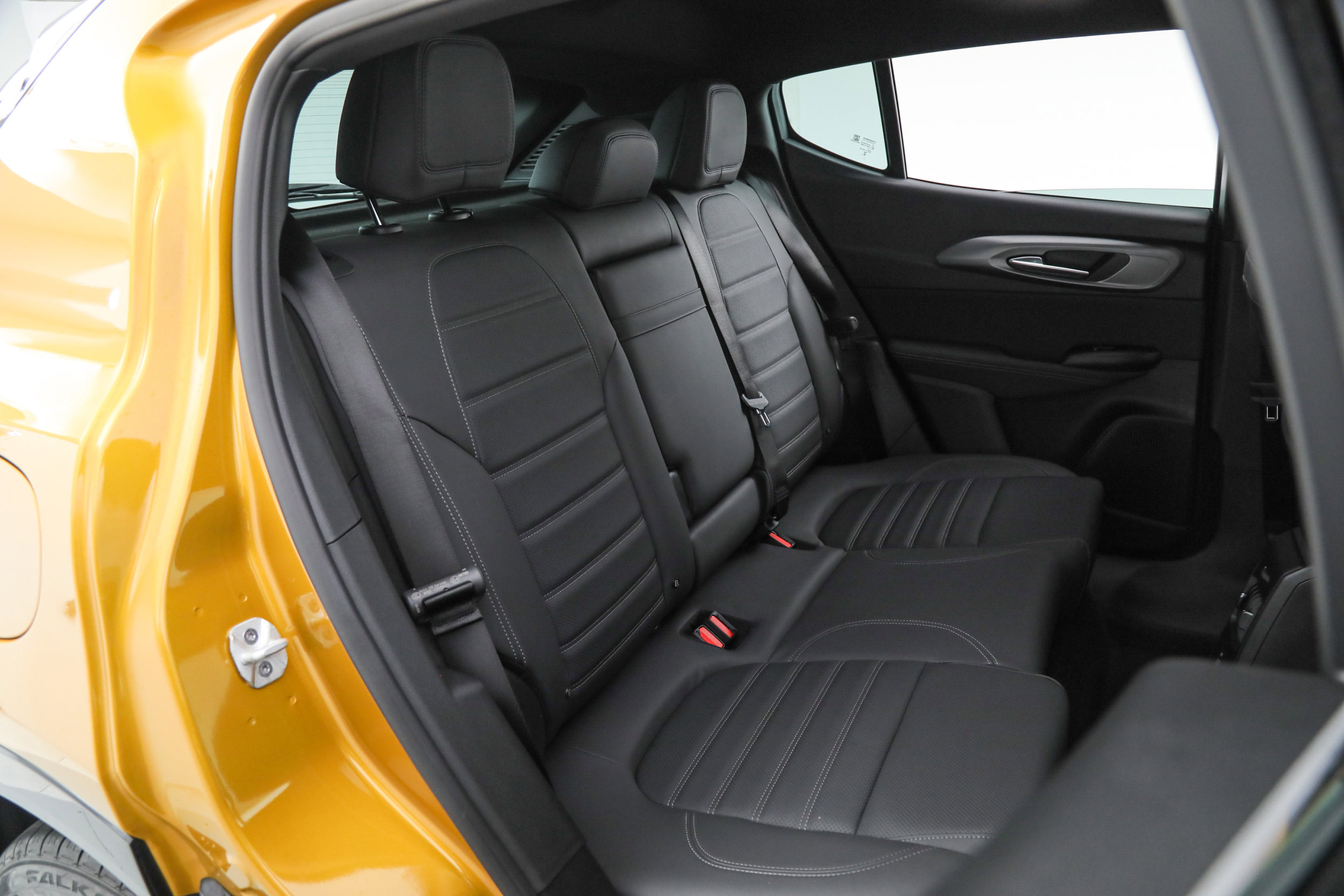 New 2026 Alfa Romeo Tonale Sprint w/ Black Premium Package image 14