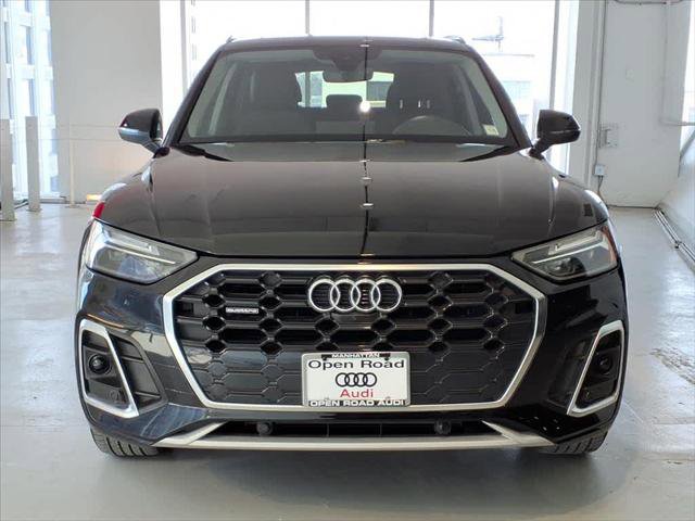 Used 2023 Audi Q5 2.0T Premium Plus w/ Premium Plus Package AWD/4WD image 2