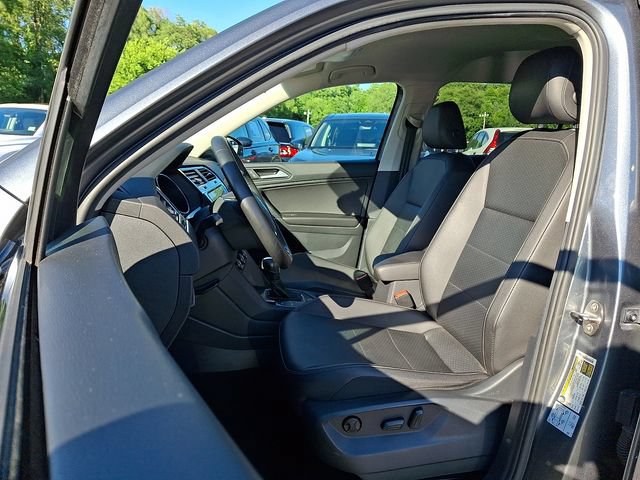 Used 2020 Volkswagen Tiguan SE AWD/4WD image 14