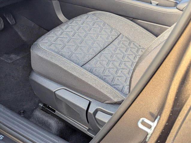 New 2025 Nissan Kicks SV image 4