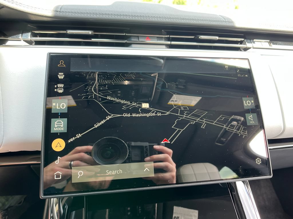 Used 2025 Land Rover Range Rover Sport Dynamic SE AWD/4WD image 18