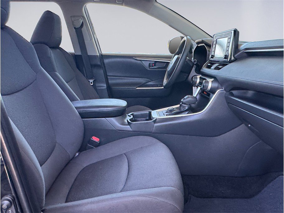 Used 2019 Toyota RAV4 LE w/ Carpet Mat Package AWD/4WD image 19