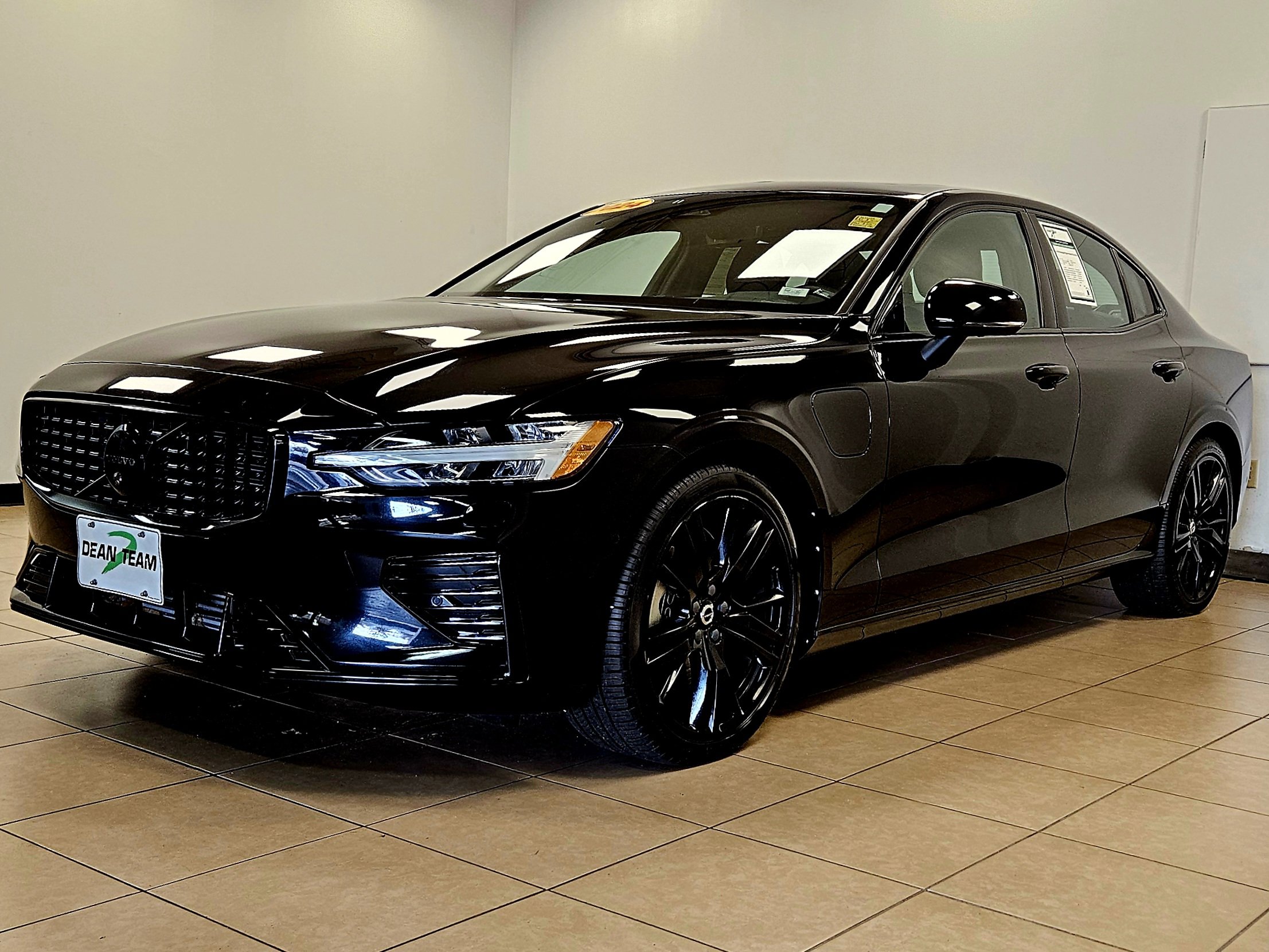 Used 2024 Volvo S60 T8 Plus w/ Climate Package image 2