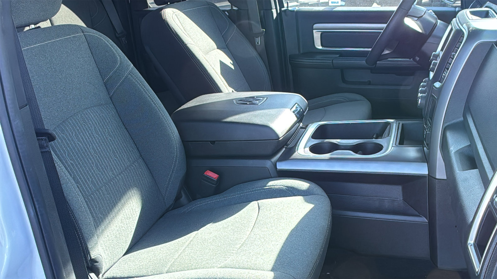 Used 2022 RAM 1500 Classic Warlock w/ Technology Package I AWD/4WD image 14