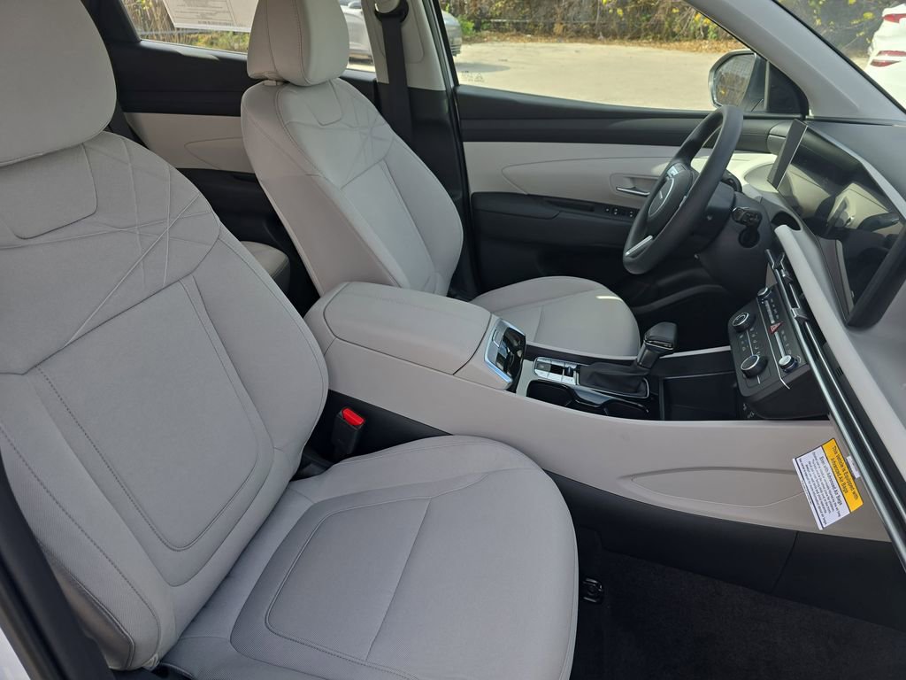 New 2026 Hyundai Tucson SE image 10