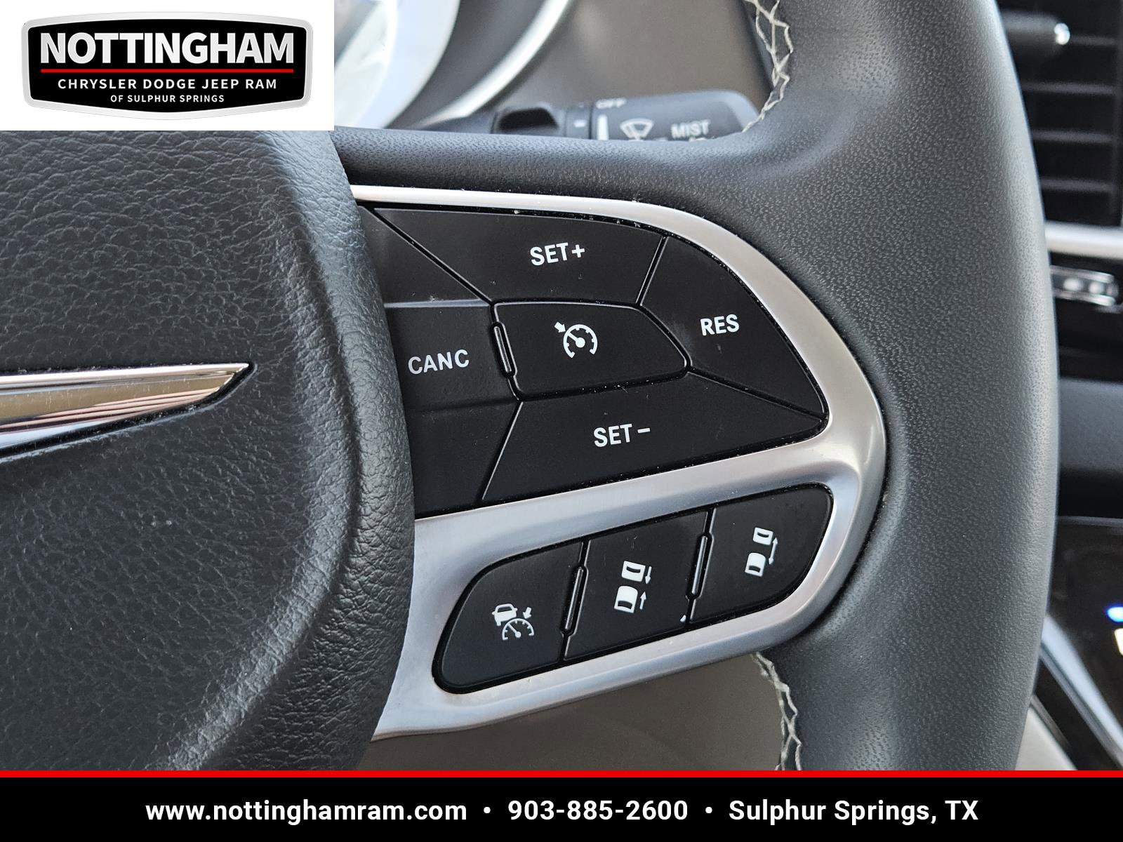 Used 2022 Chrysler Pacifica Touring-L image 19