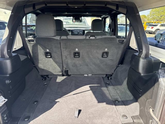 Used 2025 Jeep Wrangler Unlimited Sport AWD/4WD image 5