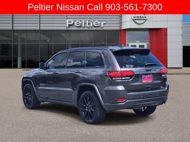 Used 2020 Jeep Grand Cherokee Altitude RWD image 4