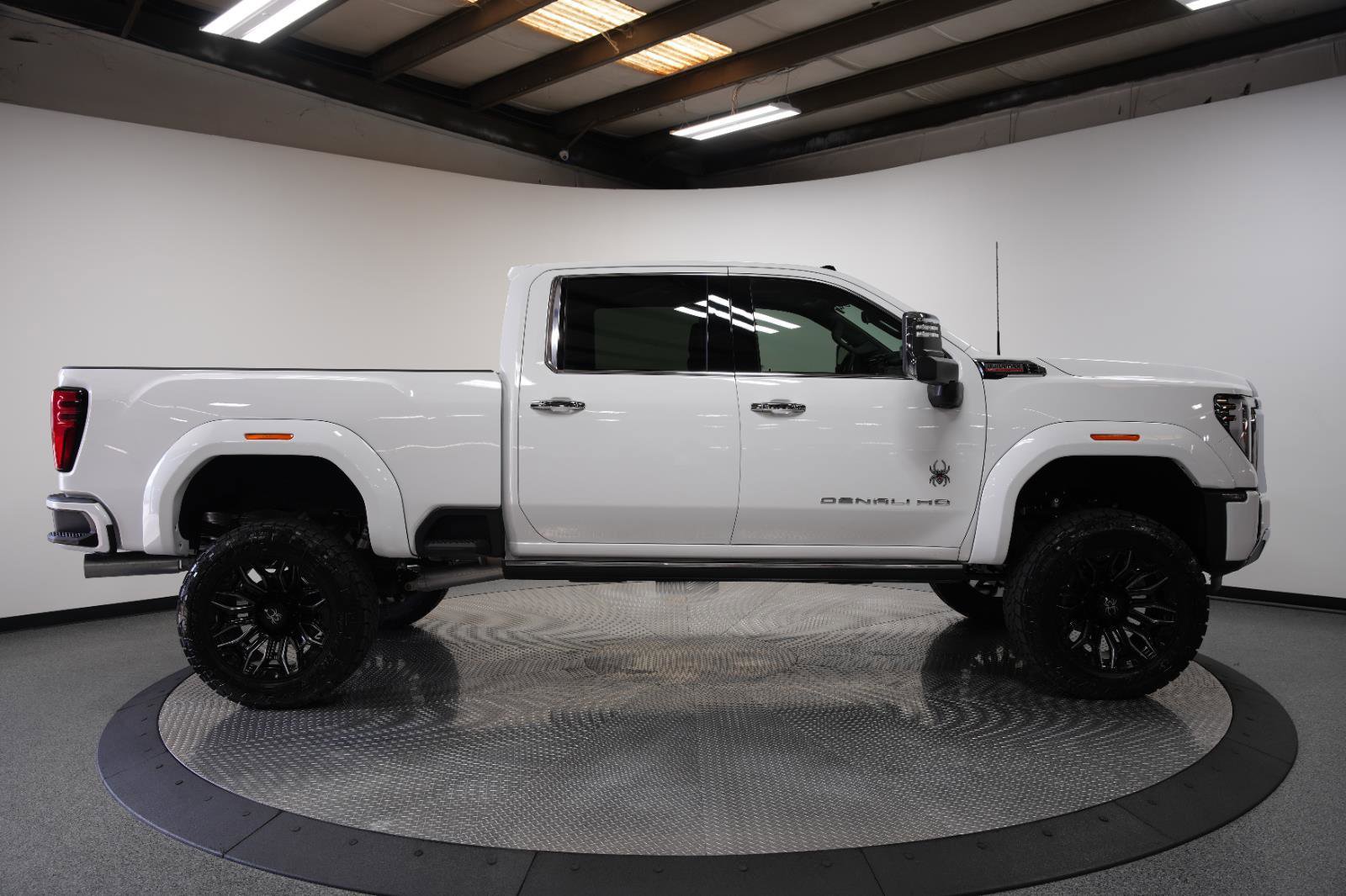 New 2025 GMC Sierra 2500 Denali w/ Denali Reserve Package image 12