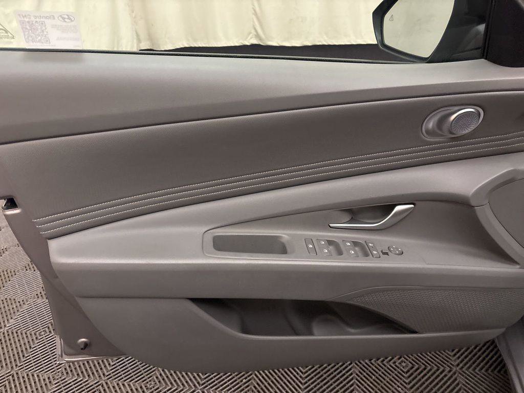 New 2025 Hyundai Elantra Sport image 10