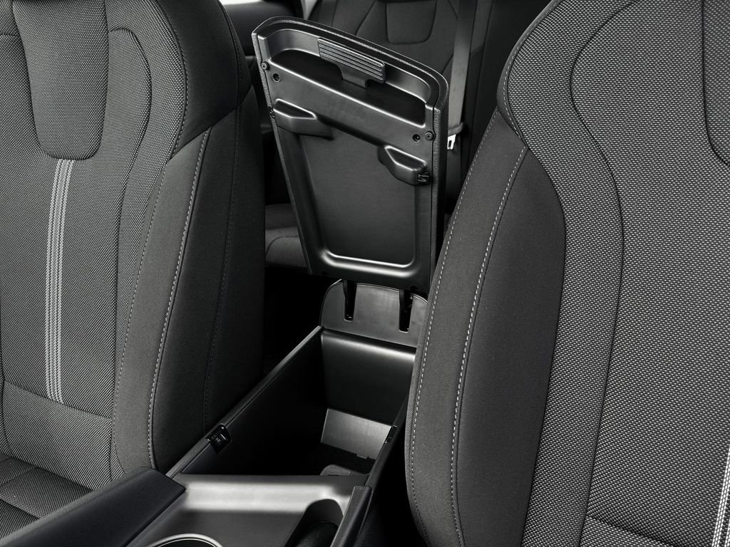 New 2025 Hyundai Elantra SE image 18