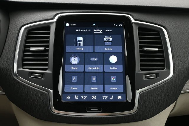 Used 2023 Volvo XC90 B6 Core w/ Protection Package Premier AWD/4WD image 16