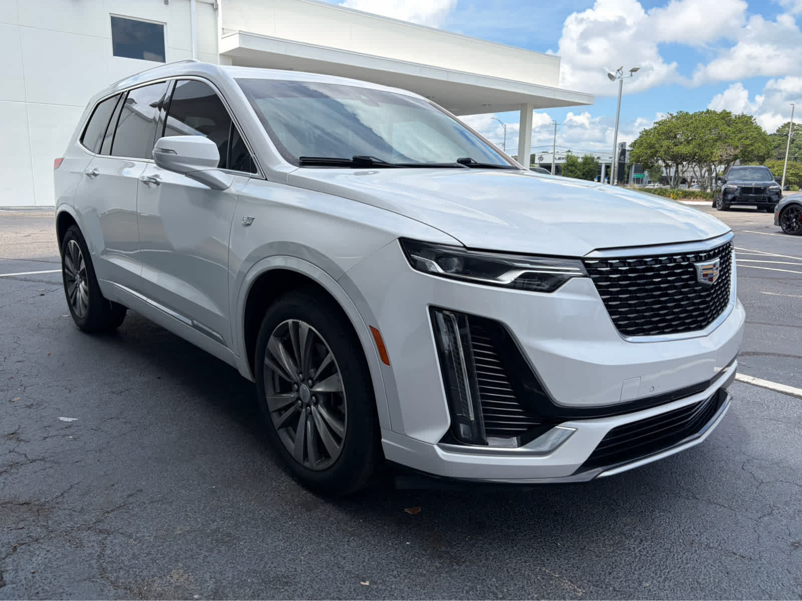 Used 2021 Cadillac XT6 Premium Luxury FWD image 3