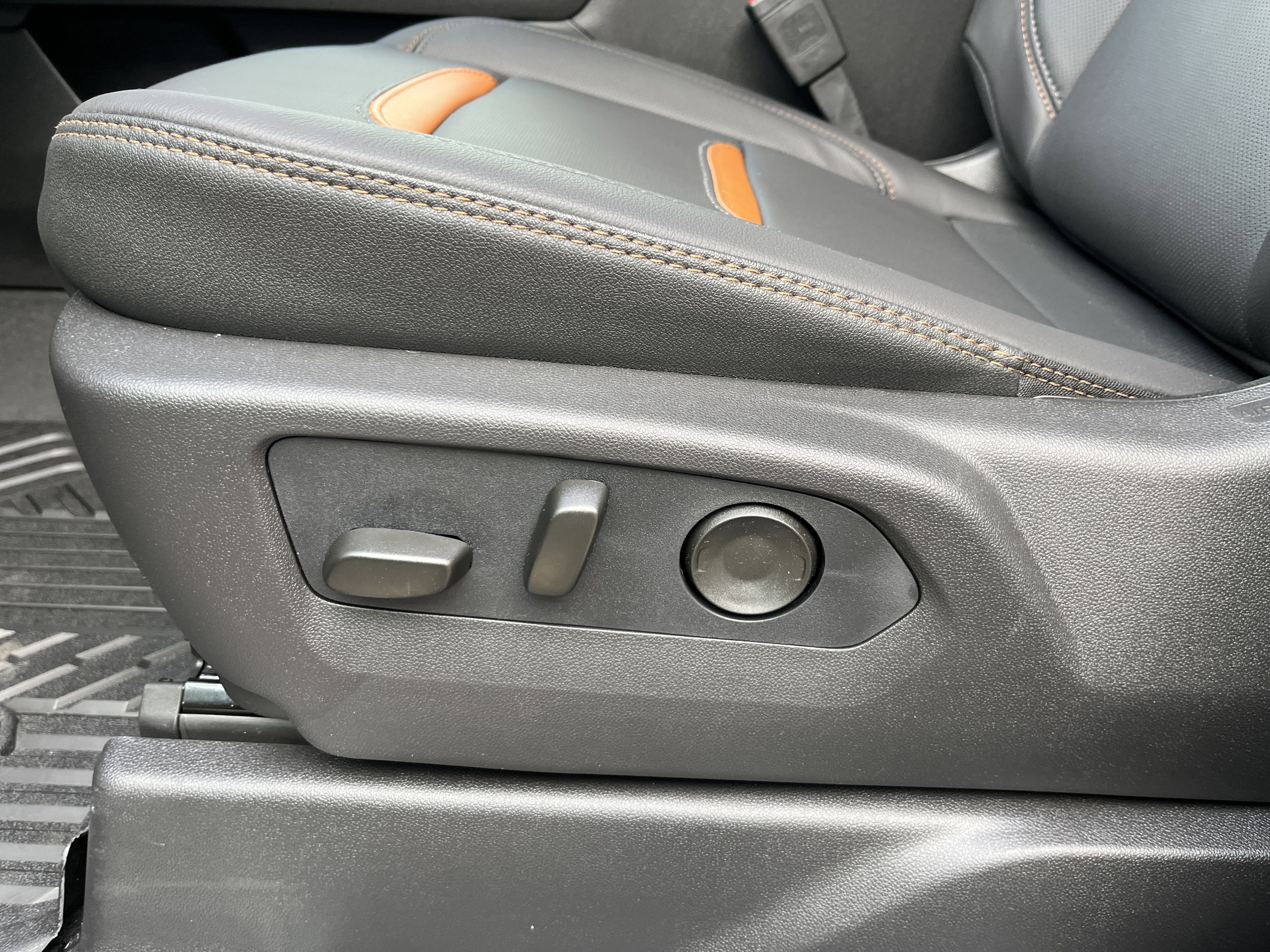 New 2026 GMC Sierra 2500 AT4 w/ AT4 Premium Plus Package image 24