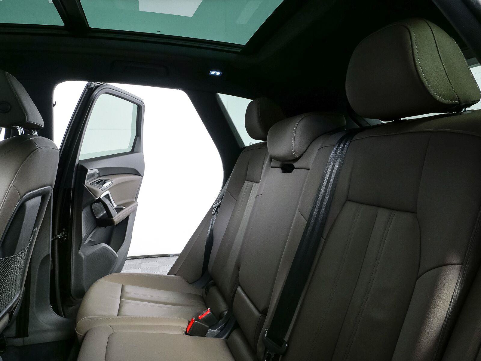 Used 2025 Audi Q5 Premium w/ Convenience Package AWD/4WD image 21
