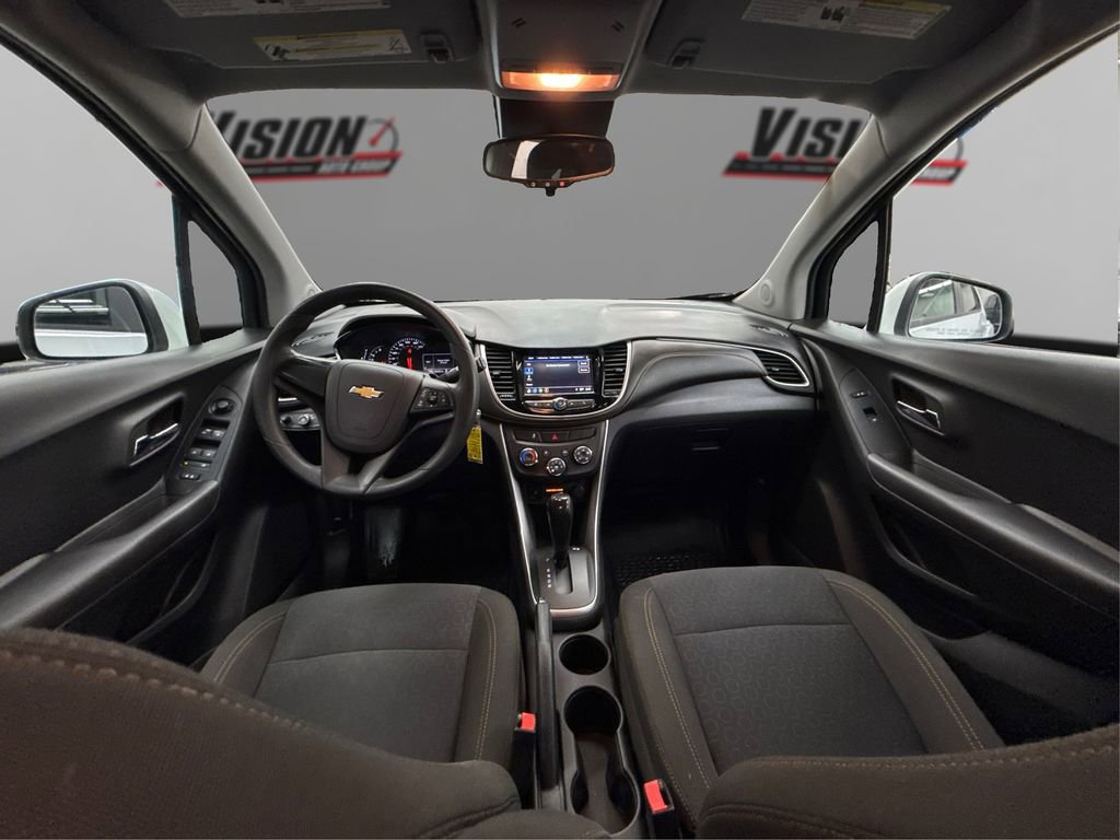 Used 2018 Chevrolet Trax LS AWD/4WD image 27