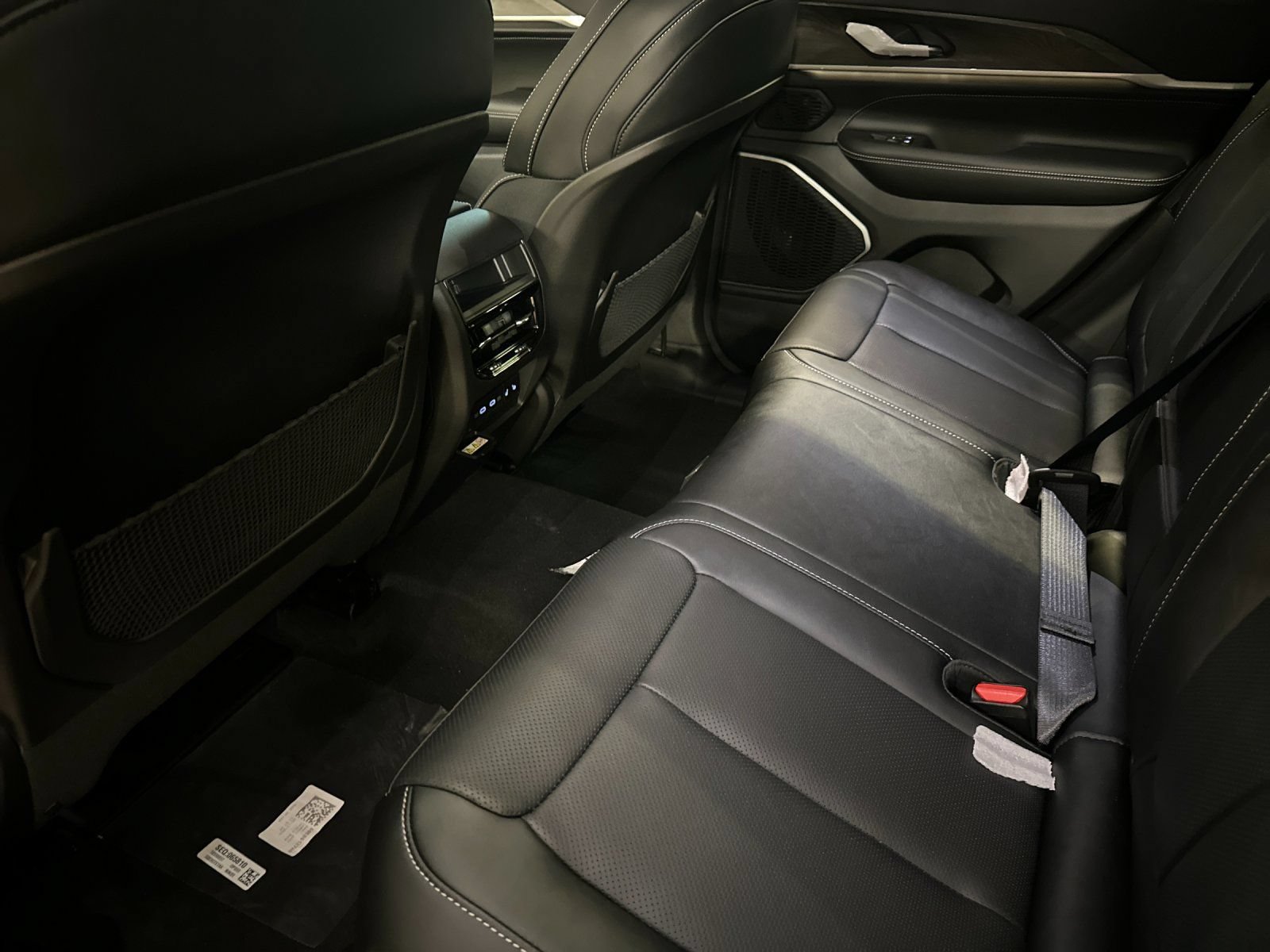 New 2026 Jeep Grand Cherokee Limited AWD/4WD image 11