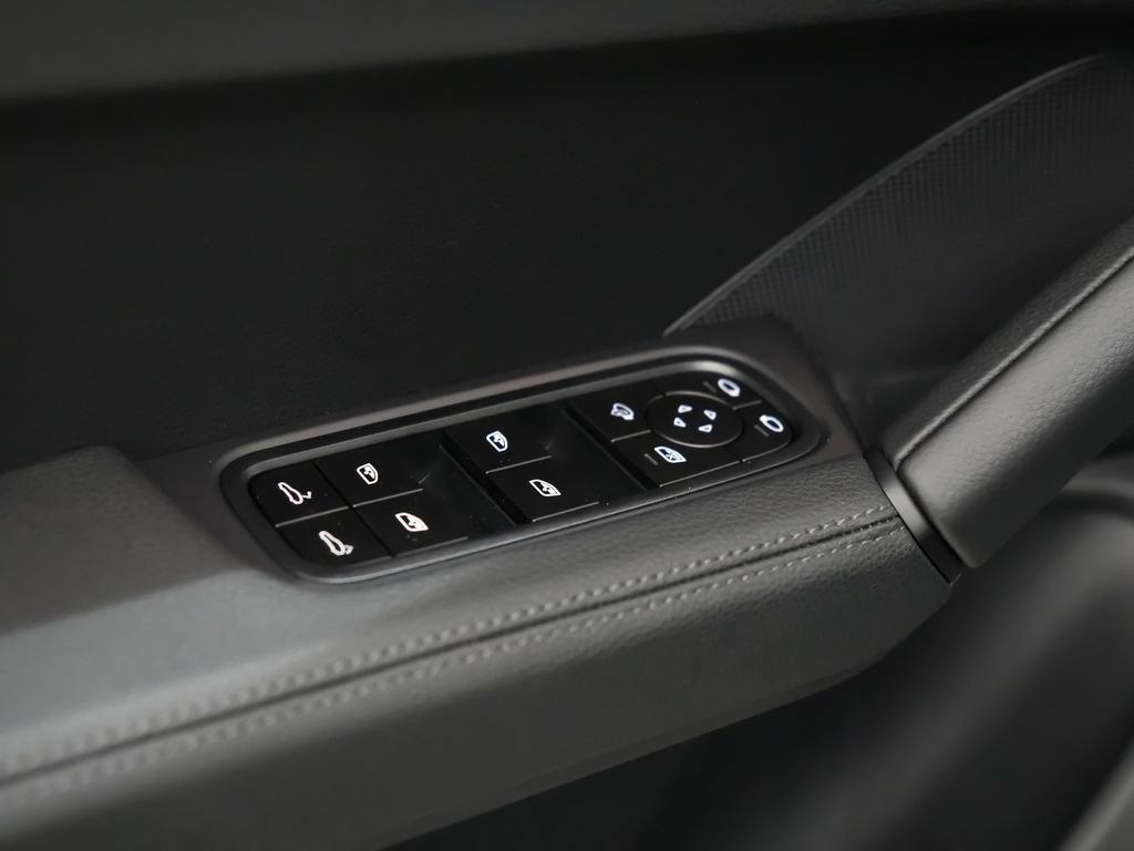 New 2026 Porsche Cayenne AWD/4WD image 21