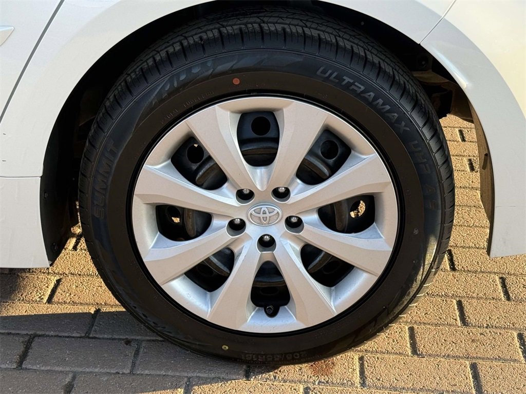 Used 2021 Toyota Corolla LE image 7