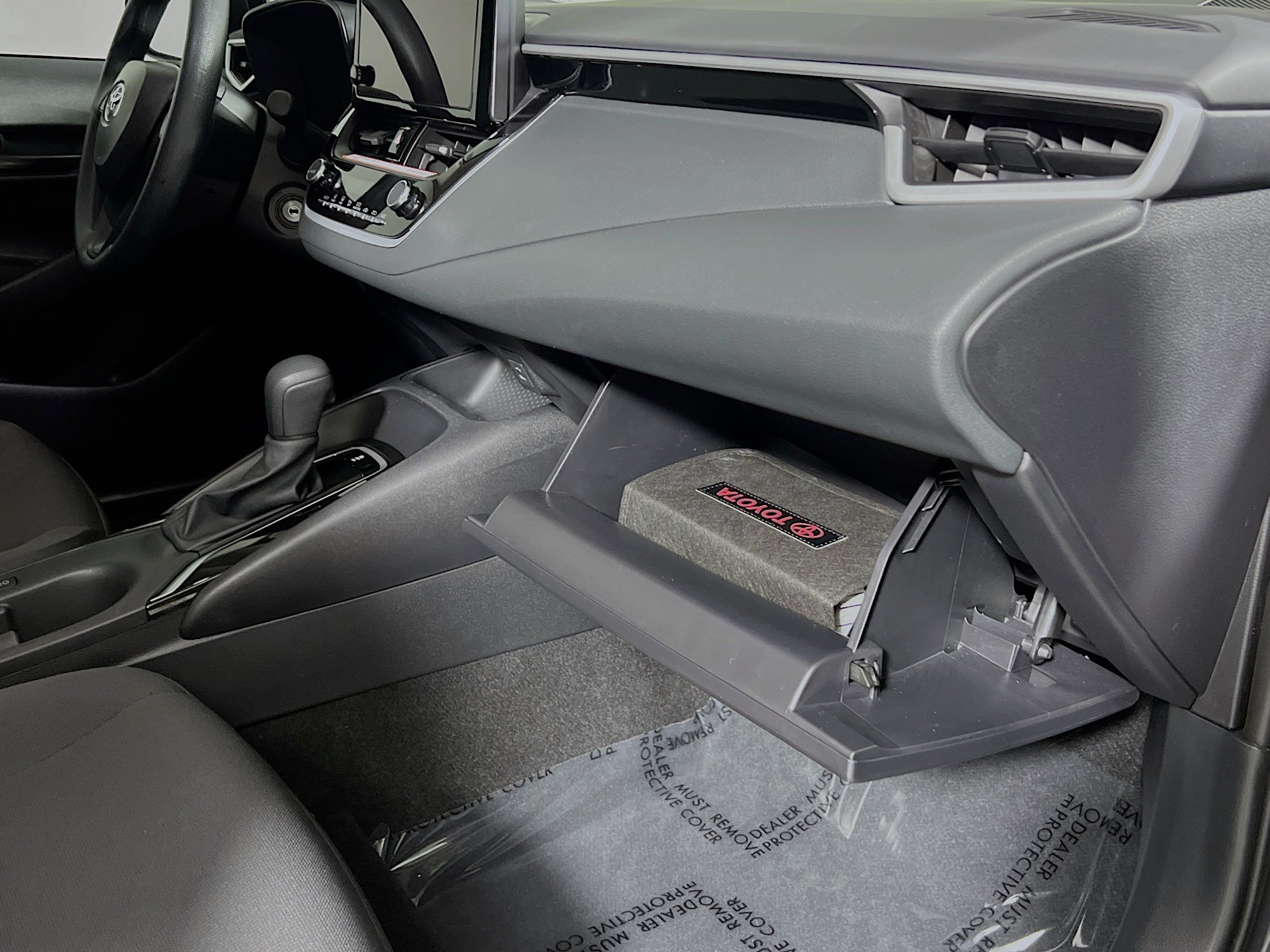 Used 2025 Toyota Corolla LE FWD image 35