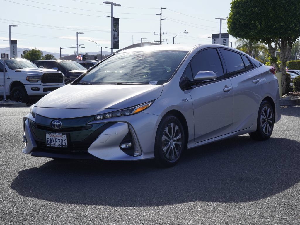 Used 2017 Toyota Prius Prime Advanced w/ Carpet Mat Package FWD image 8