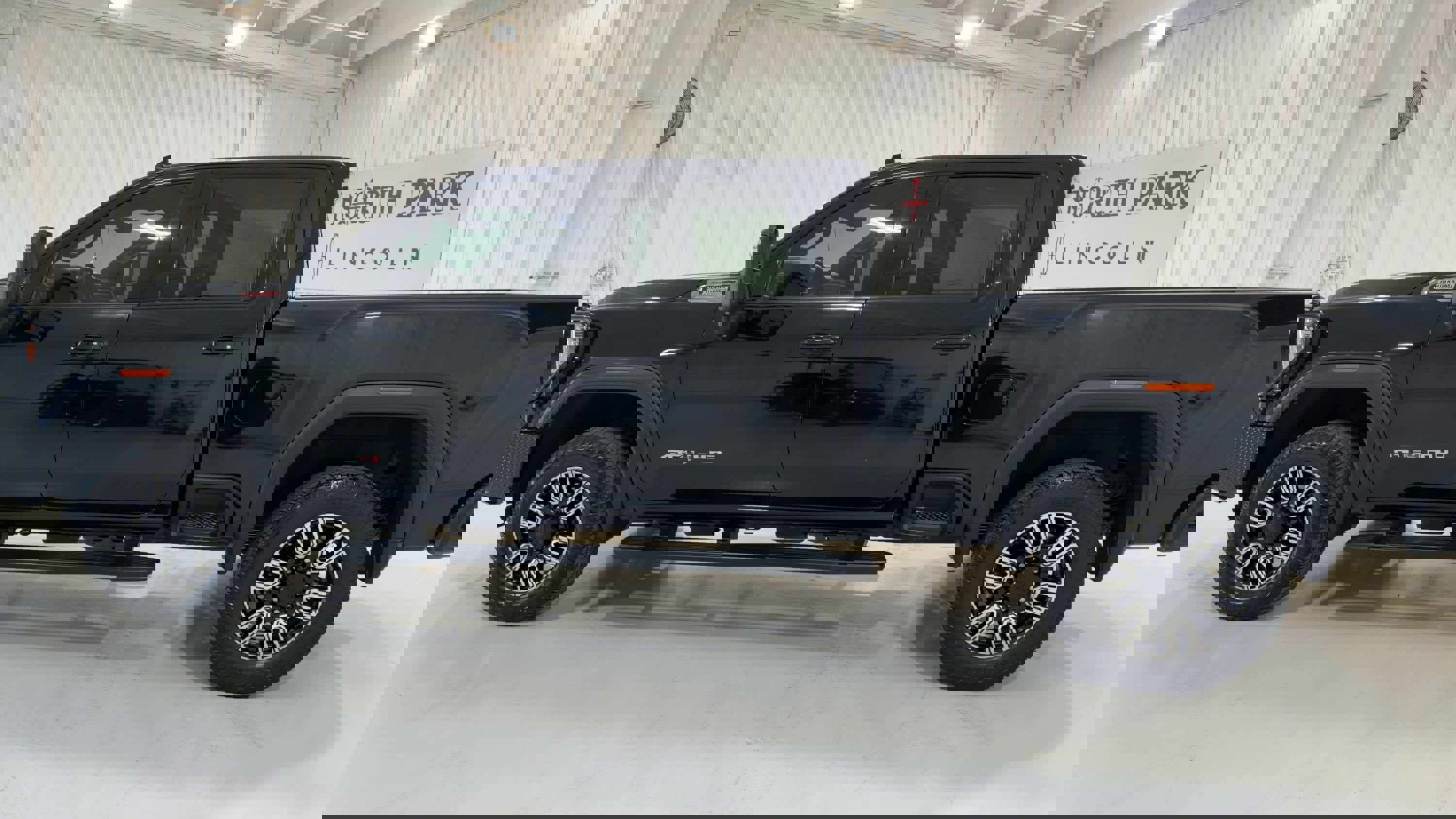 Used 2020 GMC Sierra 2500 AT4 w/ AT4 Premium Package image 7