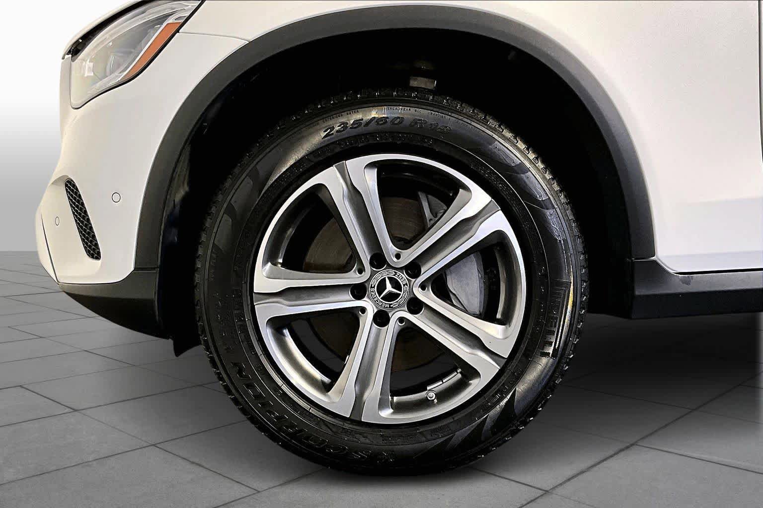 Used 2022 Mercedes-Benz GLC 300 4MATIC image 11