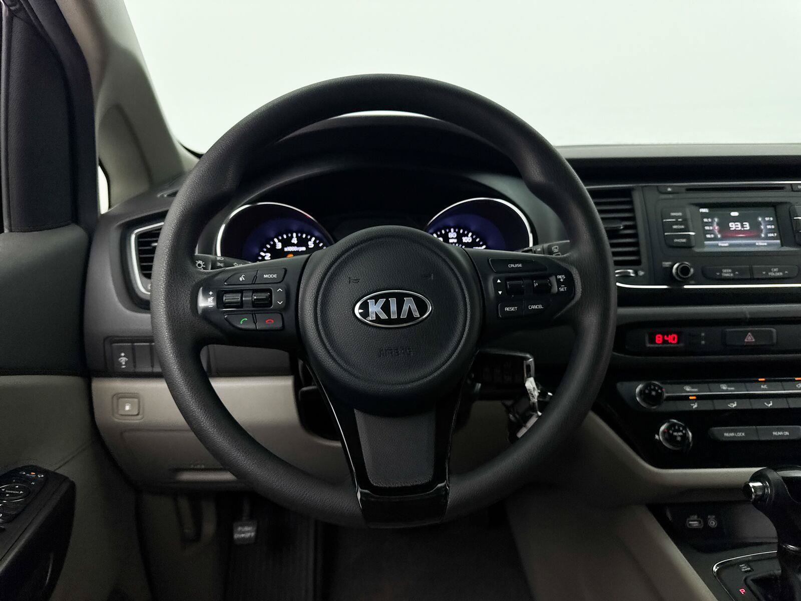 Used 2017 Kia Sedona LX FWD image 22