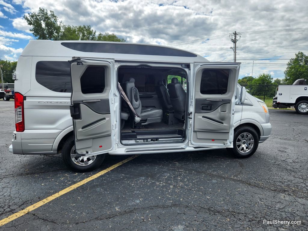 Used 2017 Ford Transit 150 XLT image 32